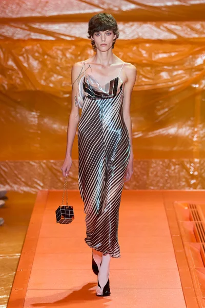 Look 42